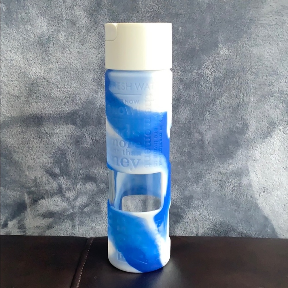 Lulu lemon water bottle